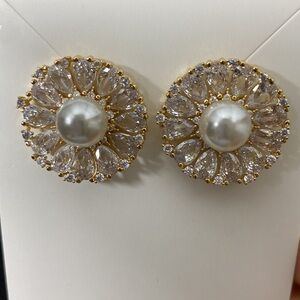 Glass & Faux Pearl Clear Flower Stud Earrings in Gold Tone